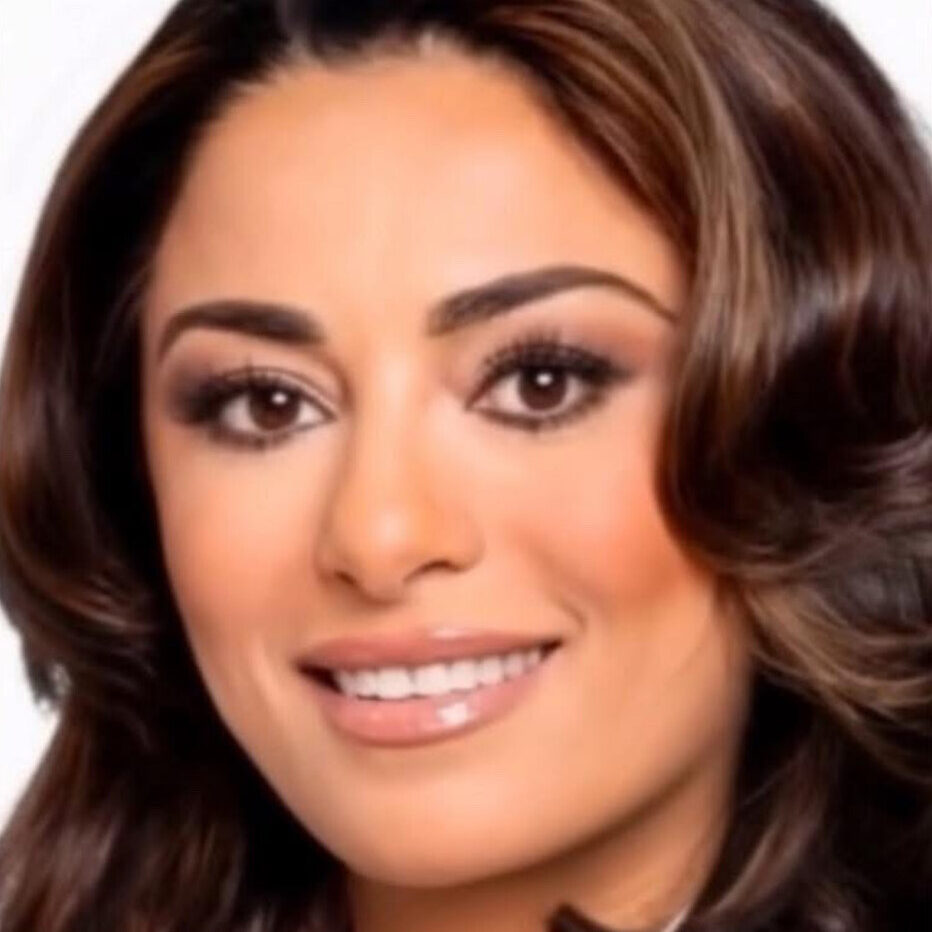 Portrait of Dr Rozita Esbah,